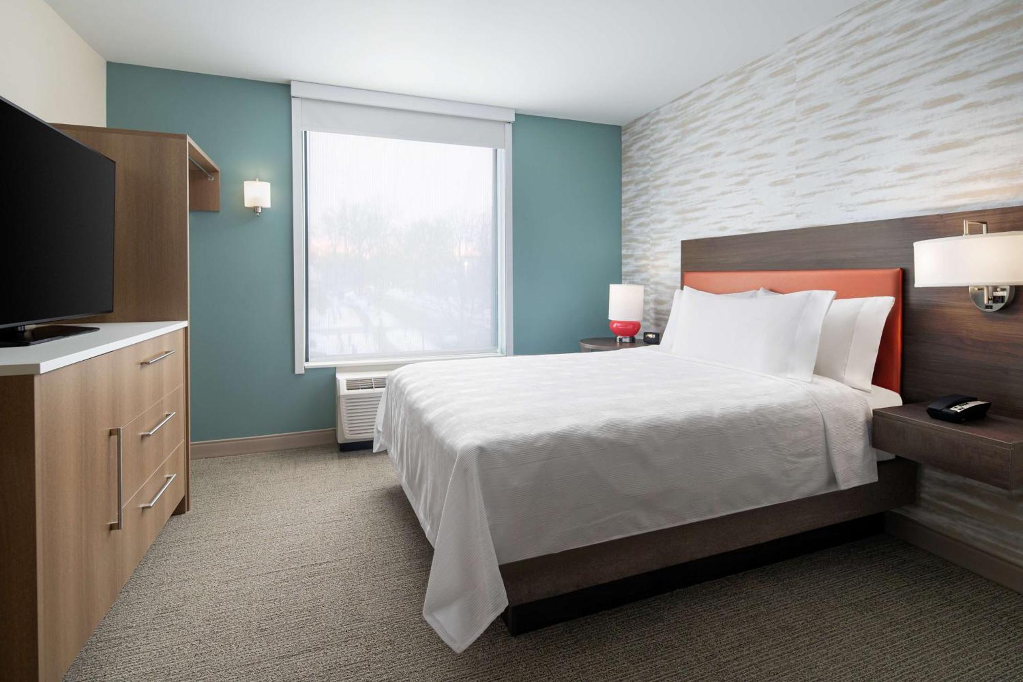 Home2 Suites By Hilton Des Moines At Drake University Екстериор снимка