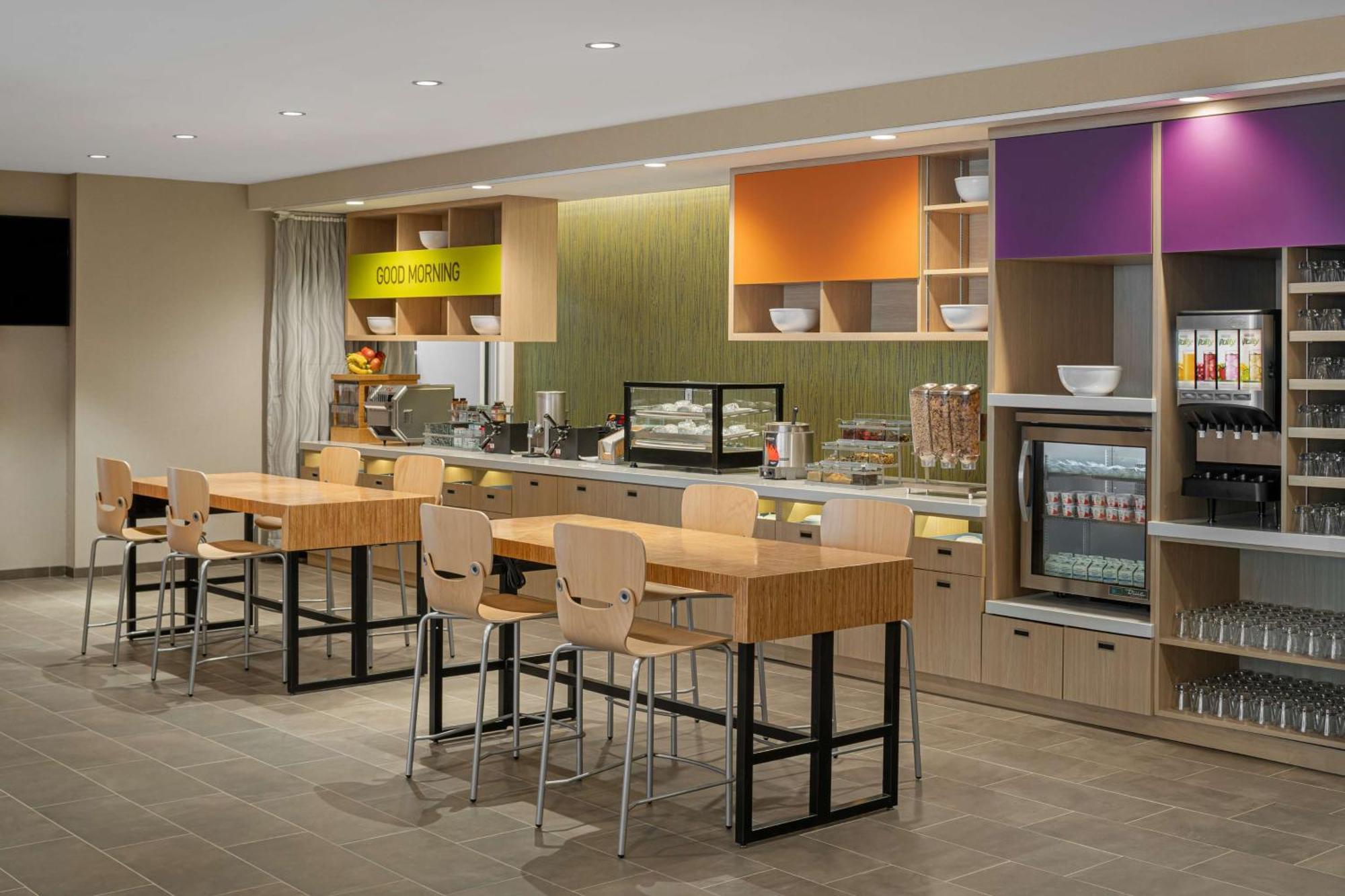 Home2 Suites By Hilton Des Moines At Drake University Екстериор снимка