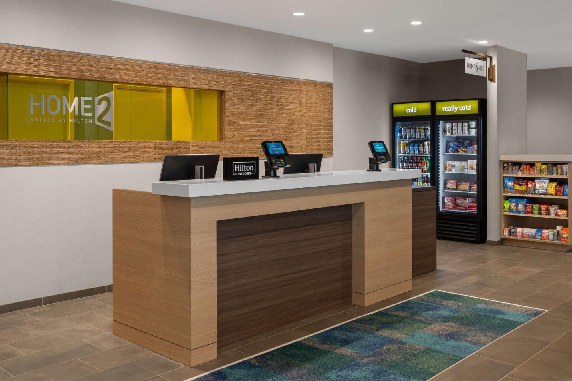 Home2 Suites By Hilton Des Moines At Drake University Екстериор снимка