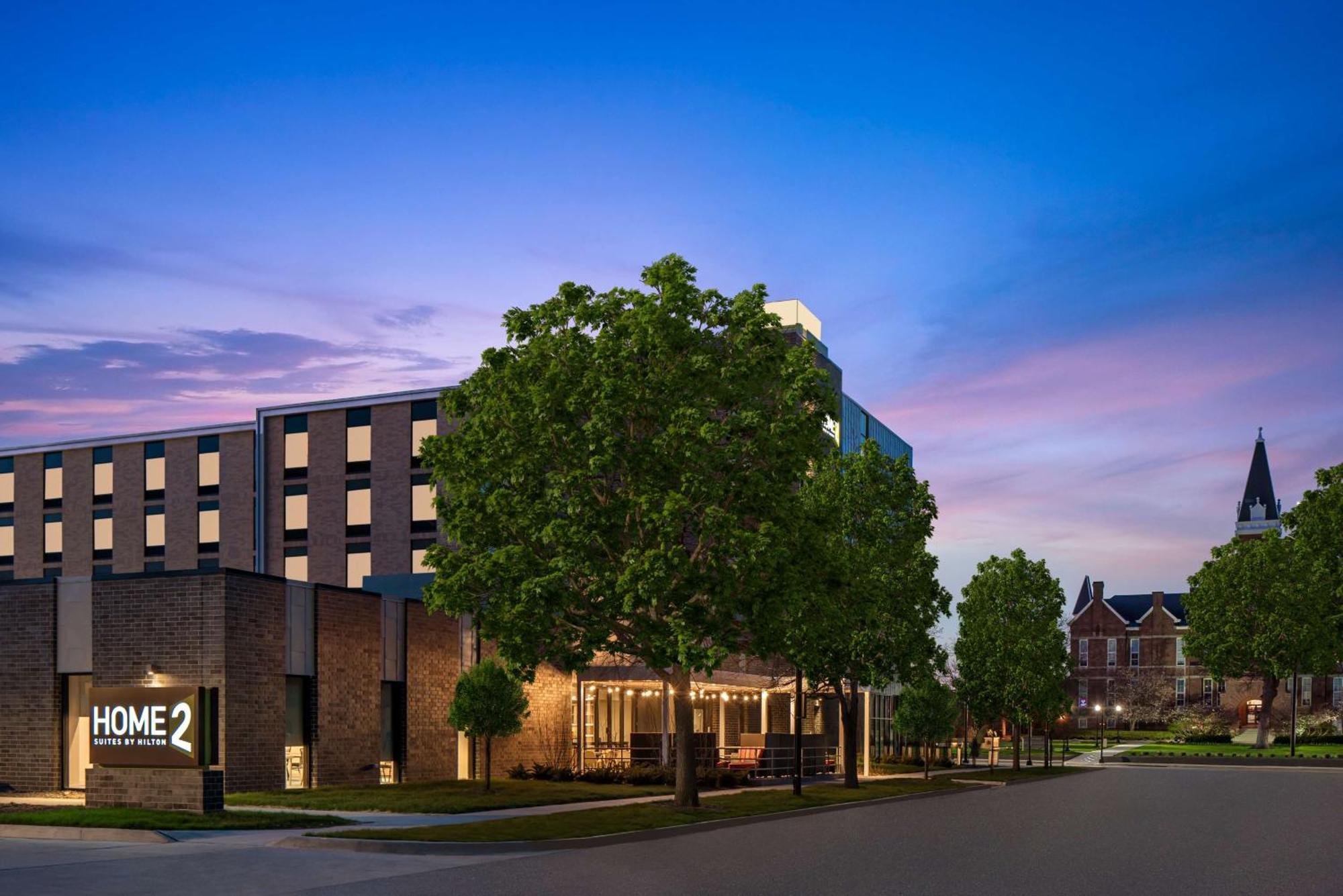 Home2 Suites By Hilton Des Moines At Drake University Екстериор снимка